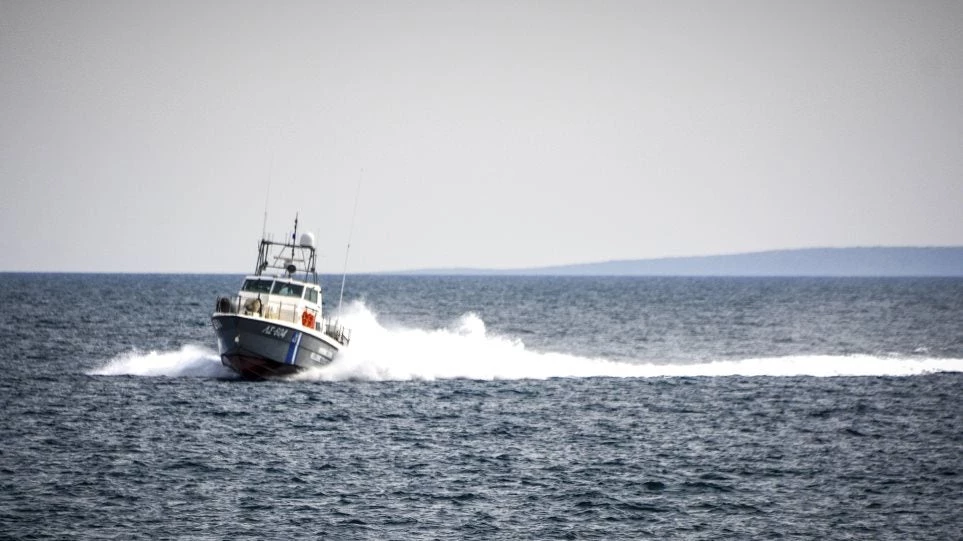 Βυθίστηκε σκάφος στα Μάταλα – Σώθηκαν και οι 8 επιβαίνοντες